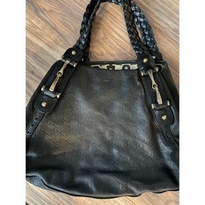 Gucci shoulder bag • Black leather